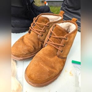 Uggs Numel size 9 (fits large)